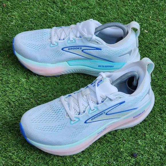 BROOKS GLYCERIN GTS 22 - Women's Sneakers- SIZE 7.5D WIDE