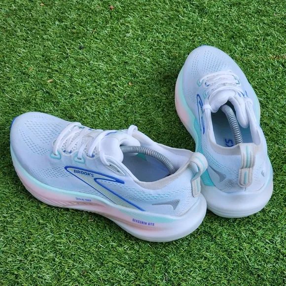 BROOKS GLYCERIN GTS 22 - Women's Sneakers- SIZE 7.5D WIDE