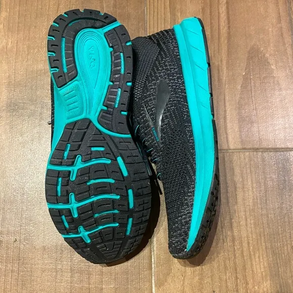 Brooks Womens Revel 3 Running Shoes Lace