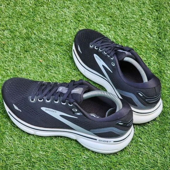 BROOKS GHOST 15 - Women's Athletic Shoes - SIZE 6.5D WIDE