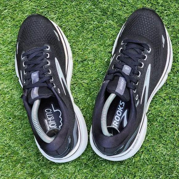 BROOKS GHOST 15 - Women's Athletic Shoes - SIZE 6.5D WIDE