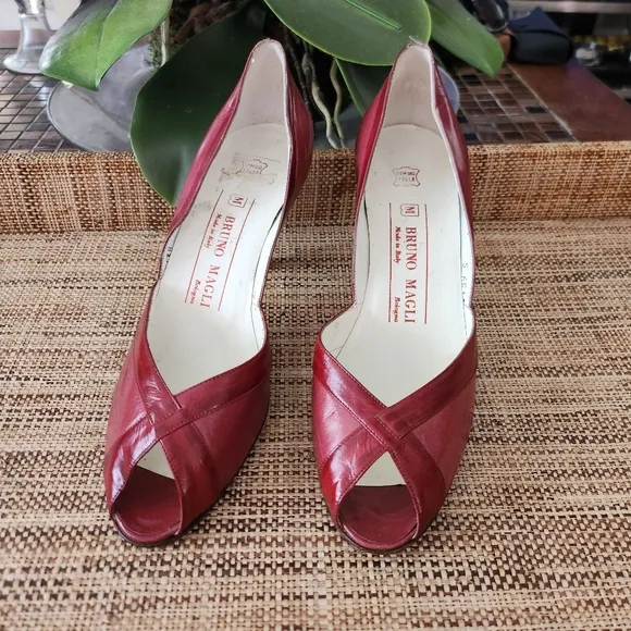 Bruno Magli made in Italy sandals size 36.5