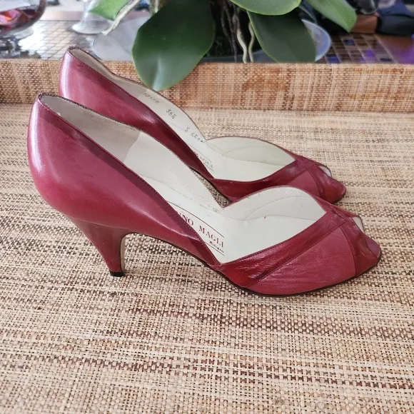 Bruno Magli made in Italy sandals size 36.5