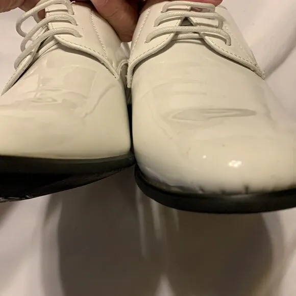 Bruno Marc size 11 white tuxedo shoes. NWOT never worn