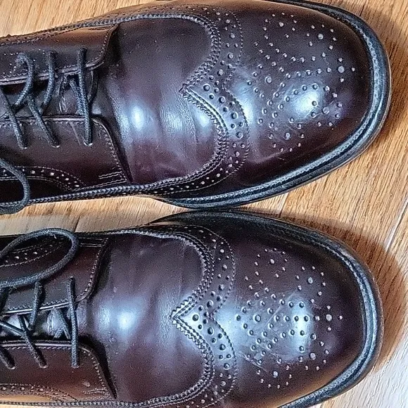 Burgundy Bostonian Wing Tip Leather shoes