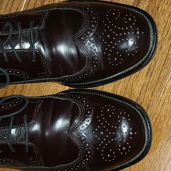 Burgundy Bostonian Wing Tip Leather shoes