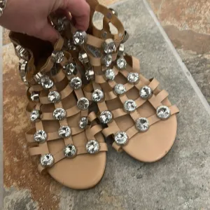 Cape Robbin nude sandals with bling size 7.5