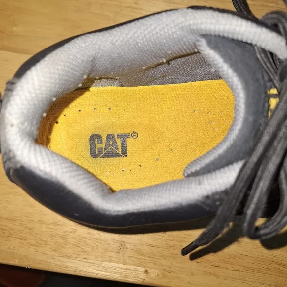 Caterpillar Men's Black Safety Toe Work Shoes In A Size 9.5 Wide Width. EUC