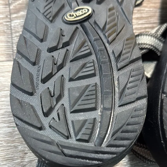 Chaco Black and Gray Strappy Sandals men’s size 12 (b88)