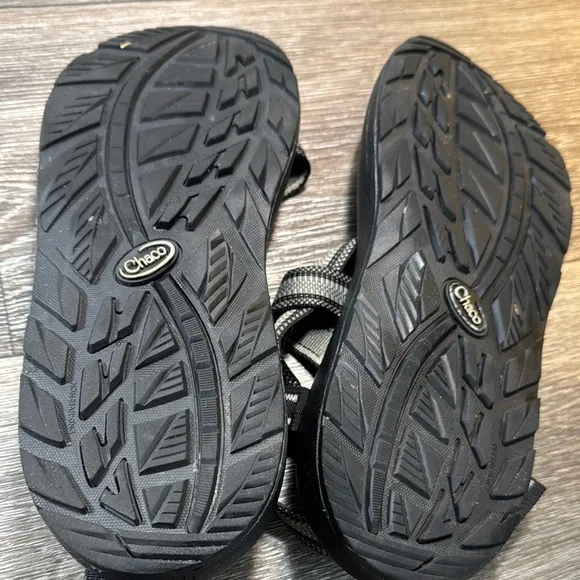 Chaco Black and Gray Strappy Sandals men’s size 12 (b88)