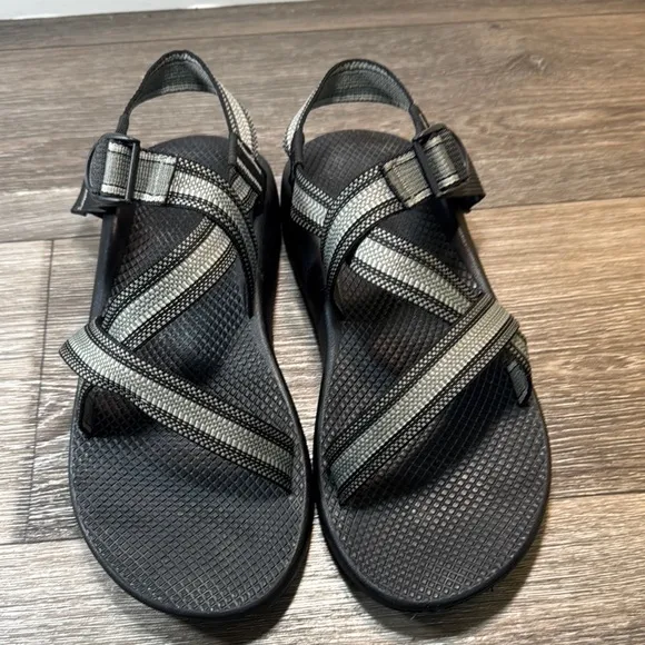 Chaco Black and Gray Strappy Sandals men’s size 12 (b88)