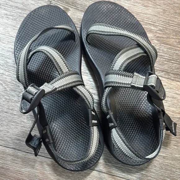 Chaco Black and Gray Strappy Sandals men’s size 12 (b88)