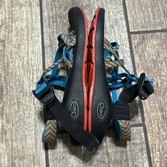 Chaco‎ Women’s Sz 6 Rainbow Strappy ZX2 Sandals