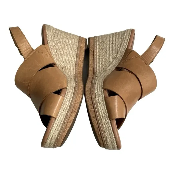 Clarks Amelia Dally Wedge Tan leather sandals size 11M.
