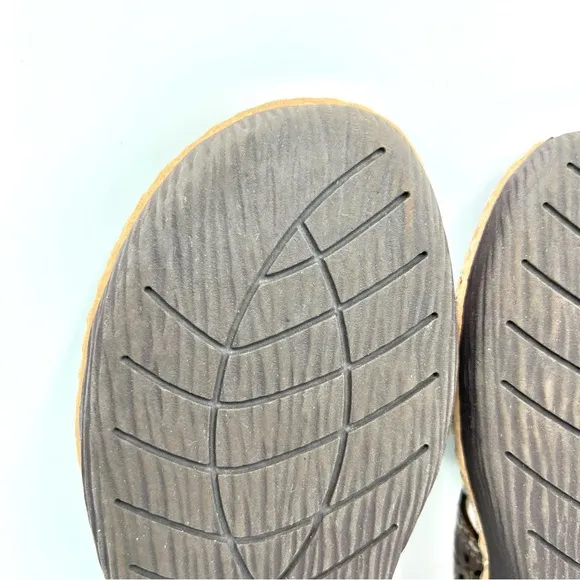 Clarks Artisan Womens Brown Leather Slip On Low Wedge Comfort Sandals Shoes 8.5