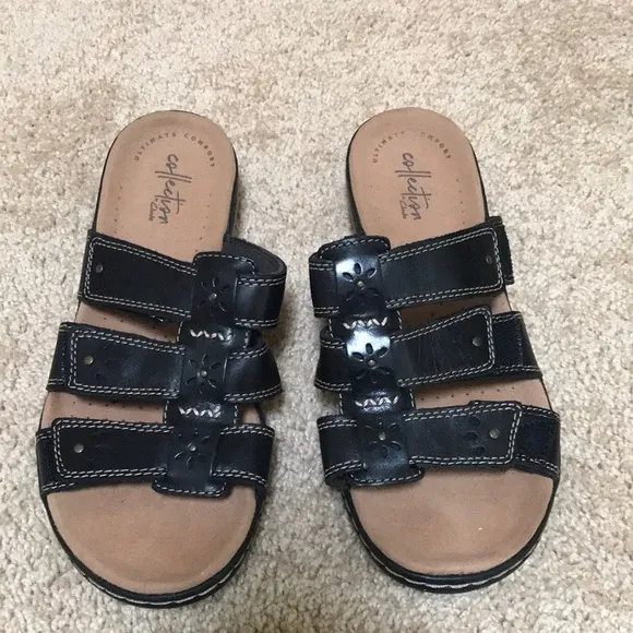 CLARKS collection sizs 7 M black soft sandals