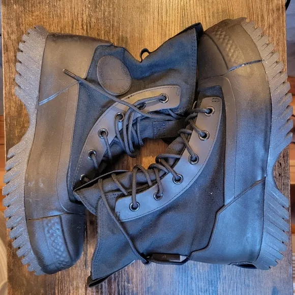 Converse boots