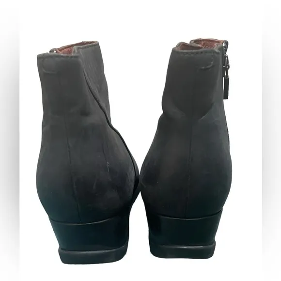 Dansko Serenity Waterproof Wedge Ankle Booties size 39​