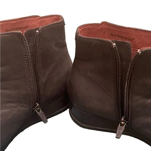 Dansko Serenity Waterproof Wedge Ankle Booties size 39​