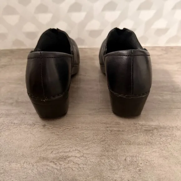 Dansko Solstice Women's Black Leather Slip on Button Clog Shoes US Size 7.5 (38)