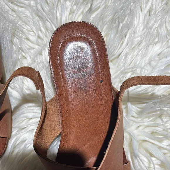 DNA FOOTWEAR