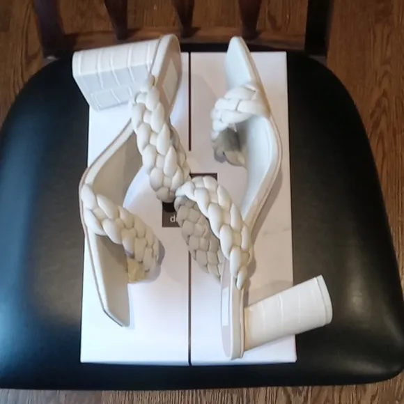 Dolce Vita women's sandals-NEW
