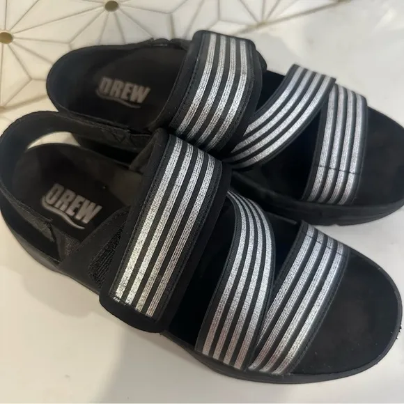 Drew Footwear Sutton Sandals Black and Metallic silver size 7