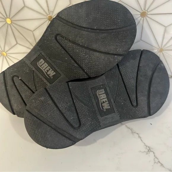 Drew Footwear Sutton Sandals Black and Metallic silver size 7