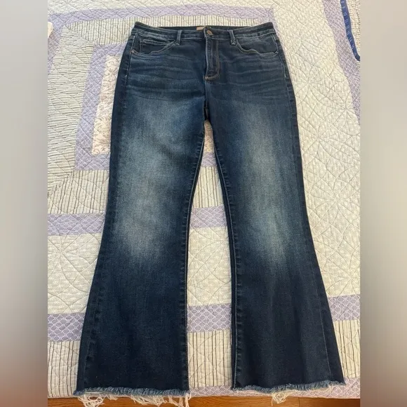 Driftwood Roxy Kick Flare Jeans Dark Wash size 29!