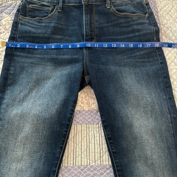 Driftwood Roxy Kick Flare Jeans Dark Wash size 29!