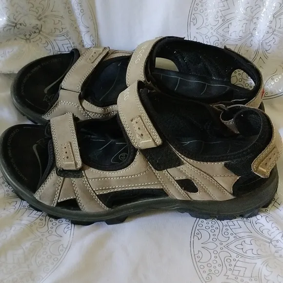 Ecco by Receptor technology men's sandals size