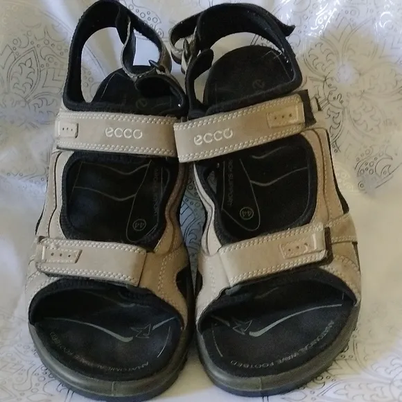 Ecco by Receptor technology men's sandals size
