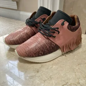 Esse ut Esse Python Leather Fringe Sneaker in Pink and Black, Size EU 36/US 6