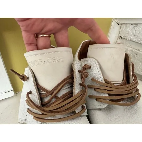 Esseutesse Leather Fringe Sneaker - White - size 40 = US 10