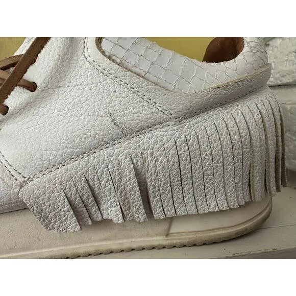 Esseutesse Leather Fringe Sneaker - White - size 40 = US 10