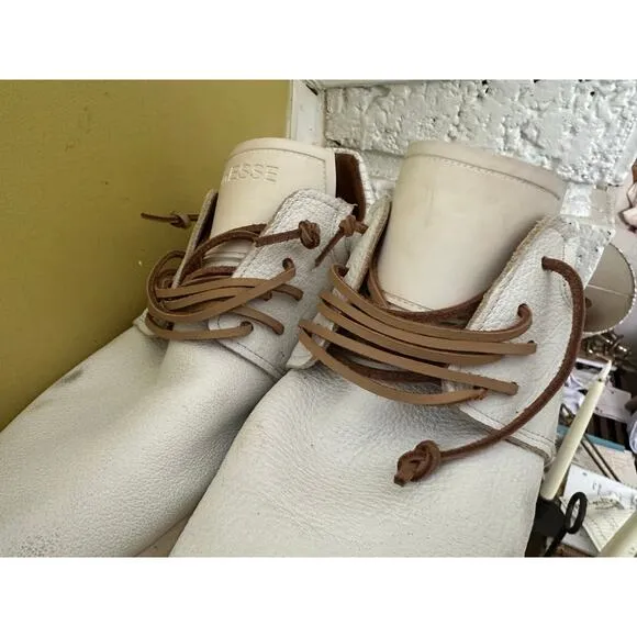 Esseutesse Leather Fringe Sneaker - White - size 40 = US 10