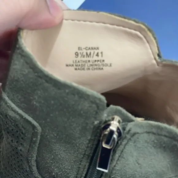 Essex Lane Size 9.5 Olive Green Shoes