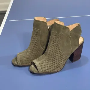 Essex Lane Size 9.5 Olive Green Shoes