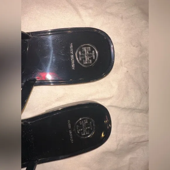 EUC Tory Burch Size 8 Women’s Black &amp; Gold Sandals