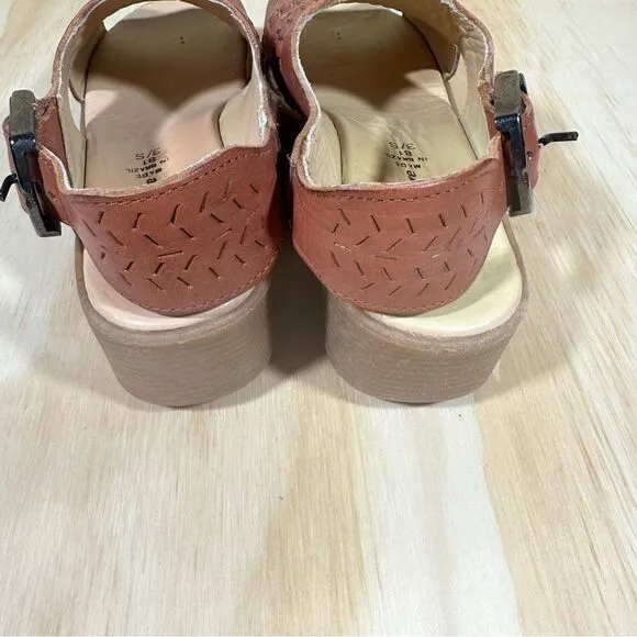 Famolare Brown Leather Sandals Women’s Size 5.5