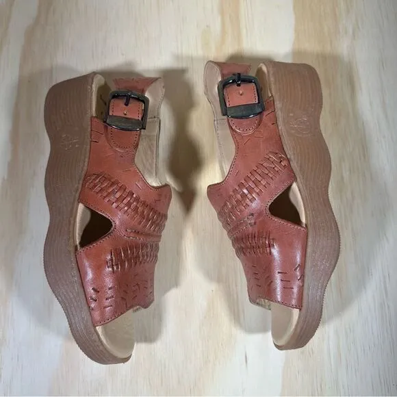 Famolare Brown Leather Sandals Women’s Size 5.5