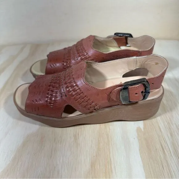 Famolare Brown Leather Sandals Women’s Size 5.5
