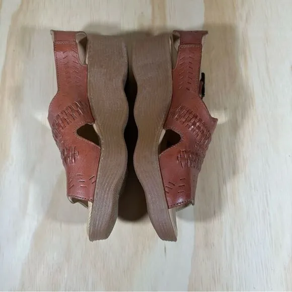 Famolare Brown Leather Sandals Women’s Size 5.5