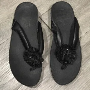 FitFlop ™ Black Leather Flowerball Sandals size 10