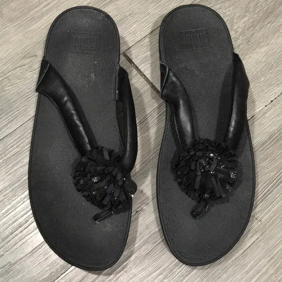 FitFlop ™ Black Leather Flowerball Sandals size 10