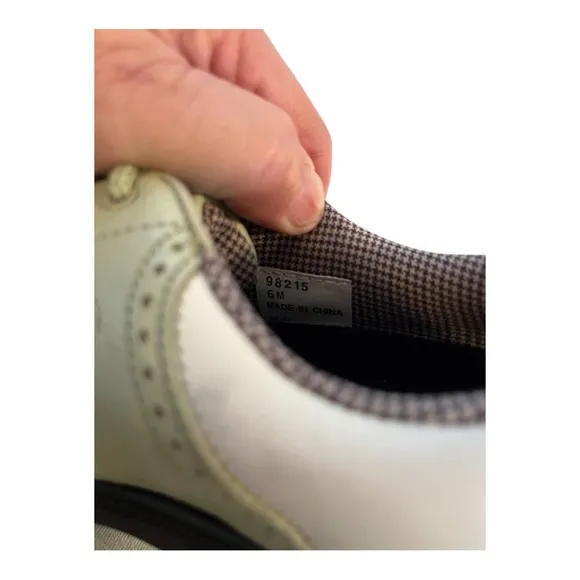 FOOTJOY WOMENS TRADITIONS OXFORD GOLF SHOES SIZE 6M STYLE 98215 WHITE AND GREEN