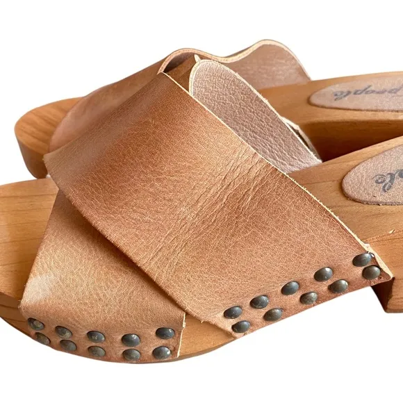 Free People Sonnet Clog Stud accents in Natural/ tan Size 39