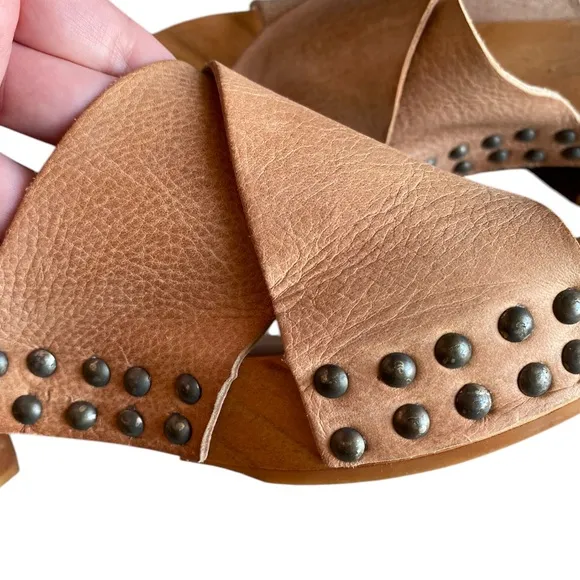 Free People Sonnet Clog Stud accents in Natural/ tan Size 39