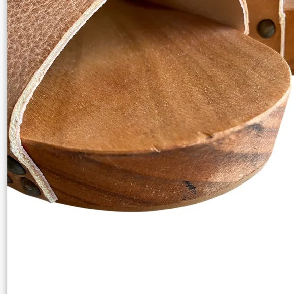 Free People Sonnet Clog Stud accents in Natural/ tan Size 39