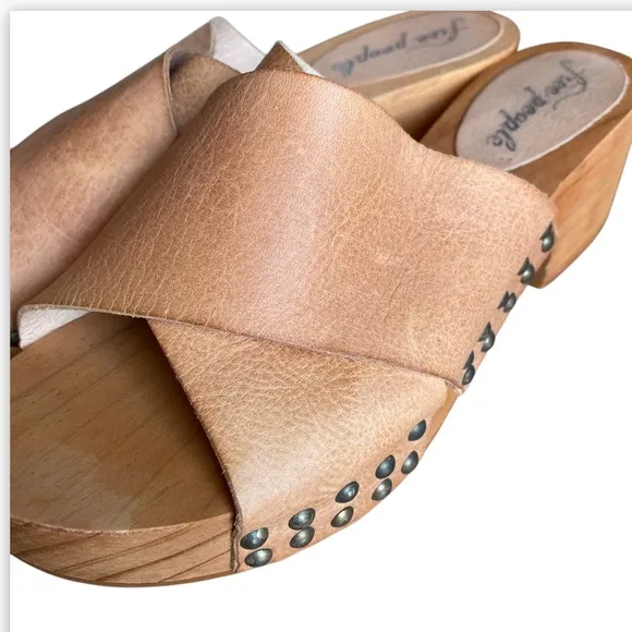 Free People Sonnet Clog Stud accents in Natural/ tan Size 39